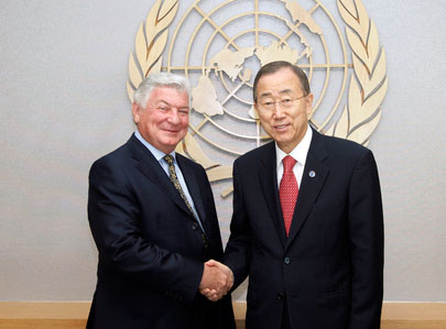 图为2011年7月5日联合国秘书长潘基文（右）会见杰克・罗森